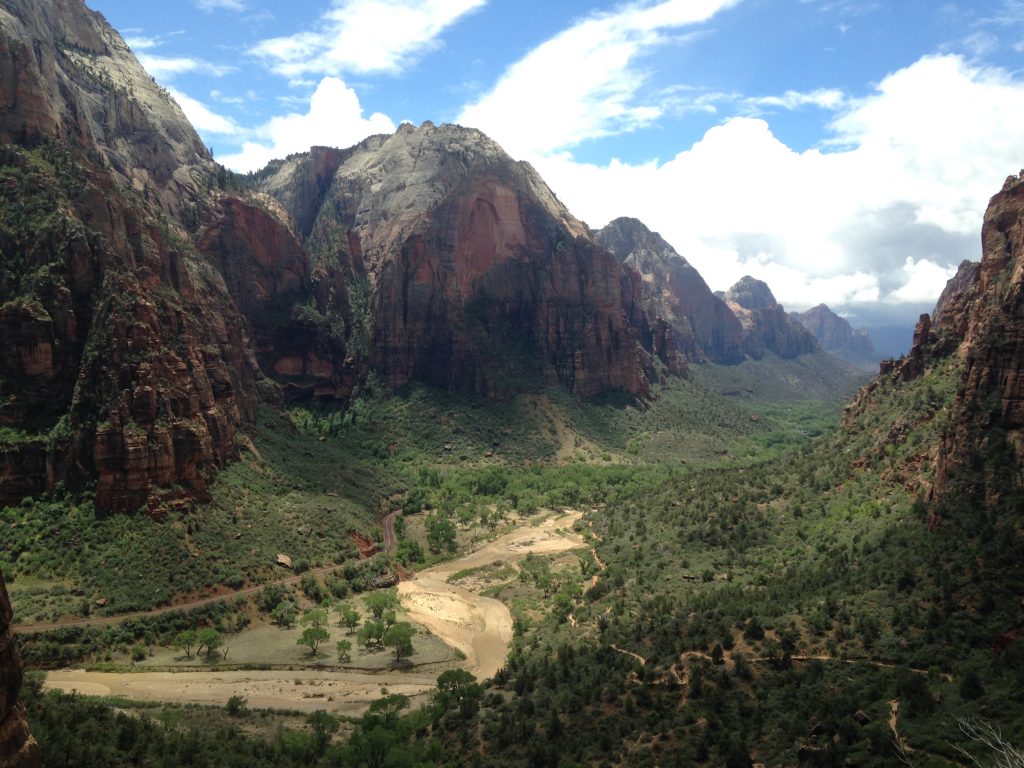 Zion National Park Travel | Kansas City life, home, and style blogger Megan Wilson shares a post about a trip to Zion National Park @shadylaneblog on IG