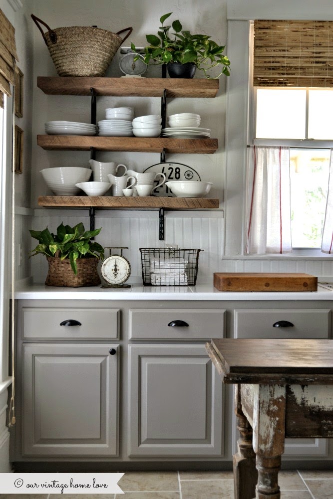 Kitchen inspiration - Kansas City life, home, and style blogger Megan Wilson shares a roundup of pretty kitchens to inspire you when building your own home, remodeling, or just to swoon over! @shadylaneblog | www.lifeonshadylane.com 