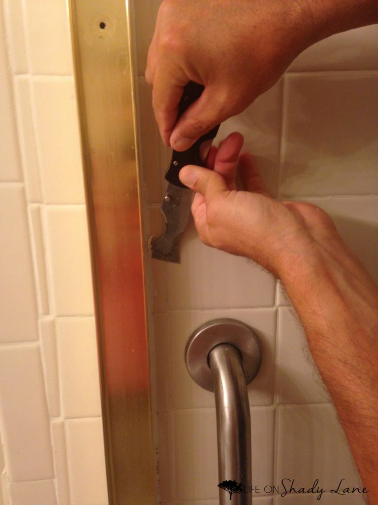 How to (easily!) remove sliding shower doors - via Life on Shady Lane blog | Bathroom updates | How to update an old bathroom