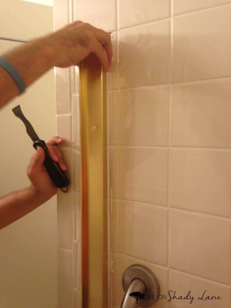 How to (easily!) remove sliding shower doors - via Life on Shady Lane blog | Bathroom updates | How to update an old bathroom