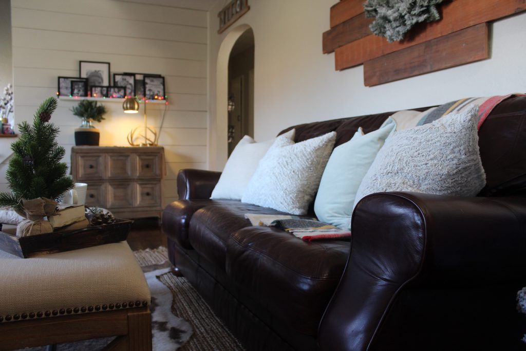 Cozy farmhouse Christmas living room via Life on Shady Lane blog