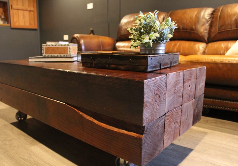 DIY rustic farmhouse coffee table with FREE printable directions - via Life on Shady Lane blog