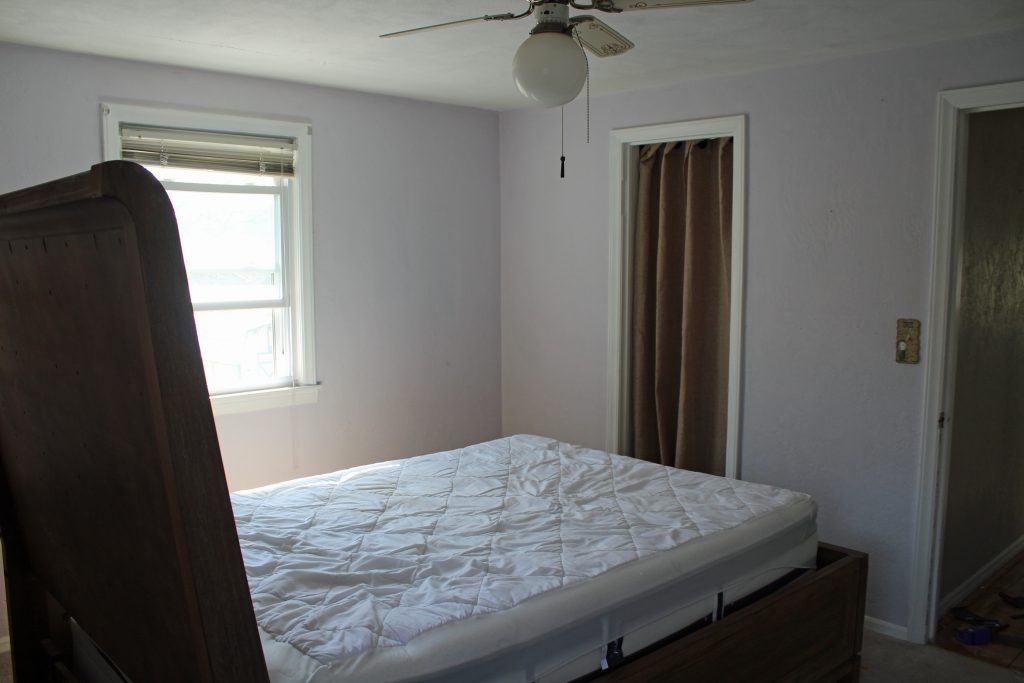 Upstairs Bedroom: Before