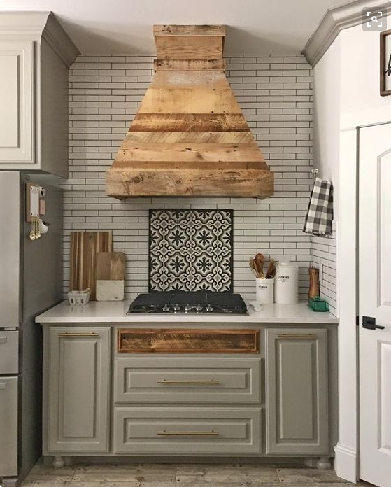 The Best Farmhouse Range Hoods via Life on Shady Lane blog #rangehoods #kitchen