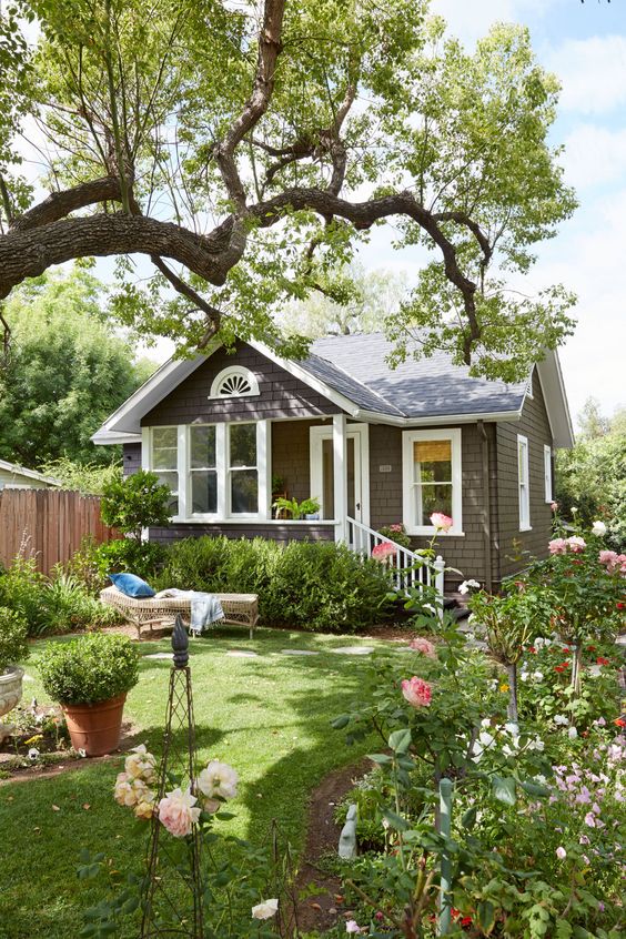 A roundup of Cozy, Charming Cottages via Life on Shady Lane blog