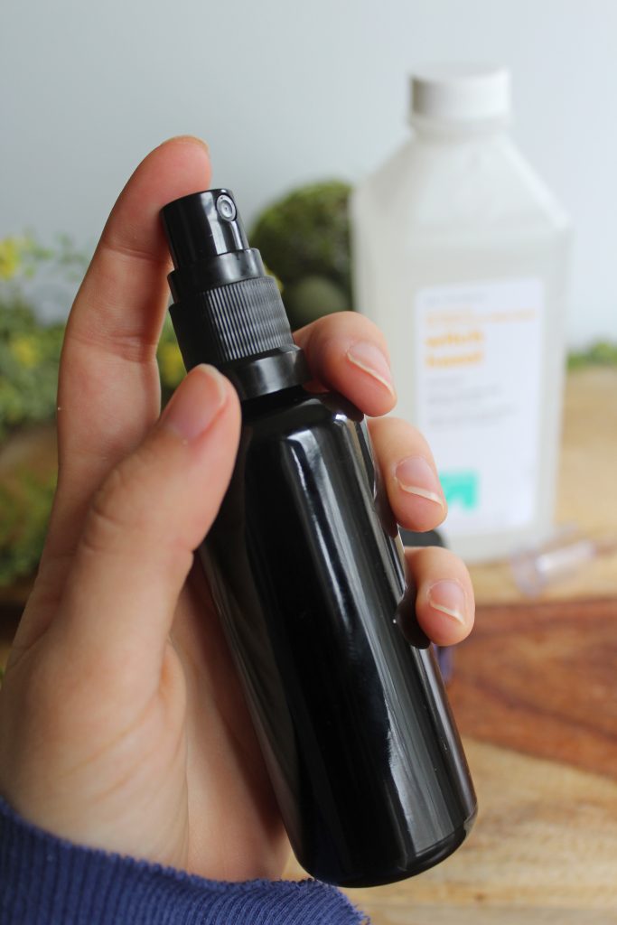 DIY Lavender Linen Spray via Life on Shady Lane blog