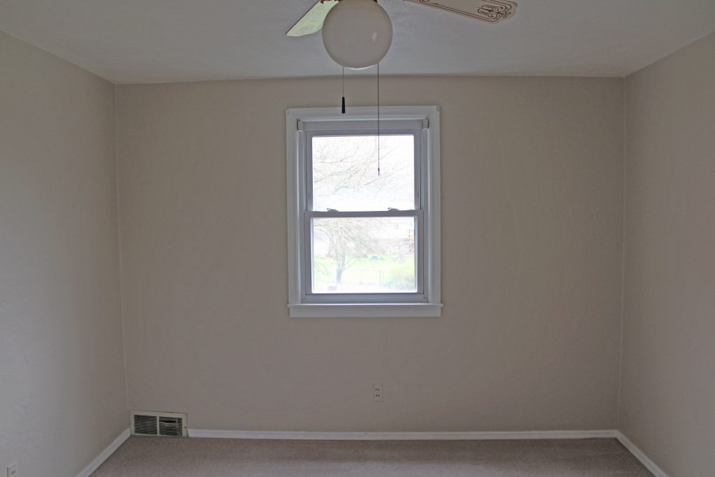 Henry's Bedroom: New paint and clean carpet!