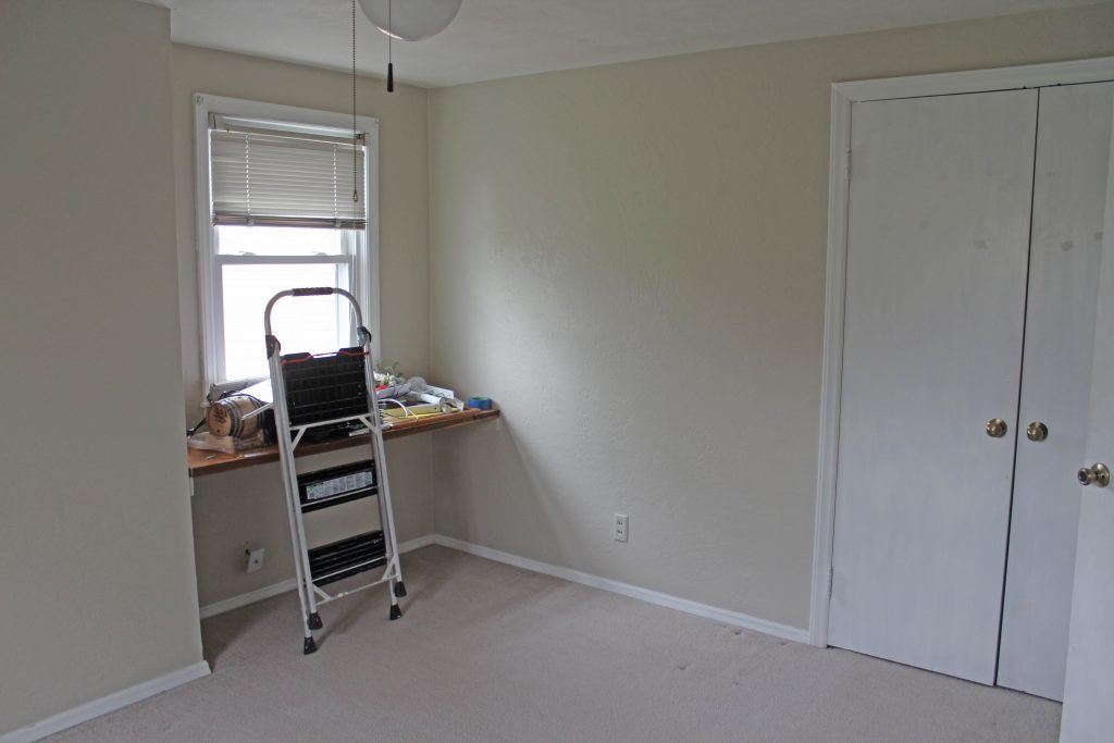 Henry's Bedroom: New paint and clean carpet!