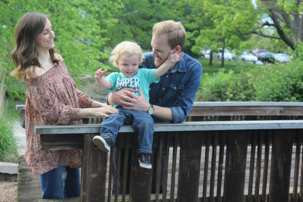 Maternity photoshoot with a toddler || Pregnancy announcement