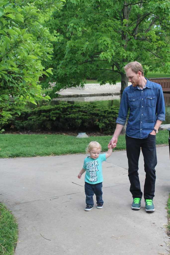 Maternity photoshoot with a toddler || Pregnancy announcement