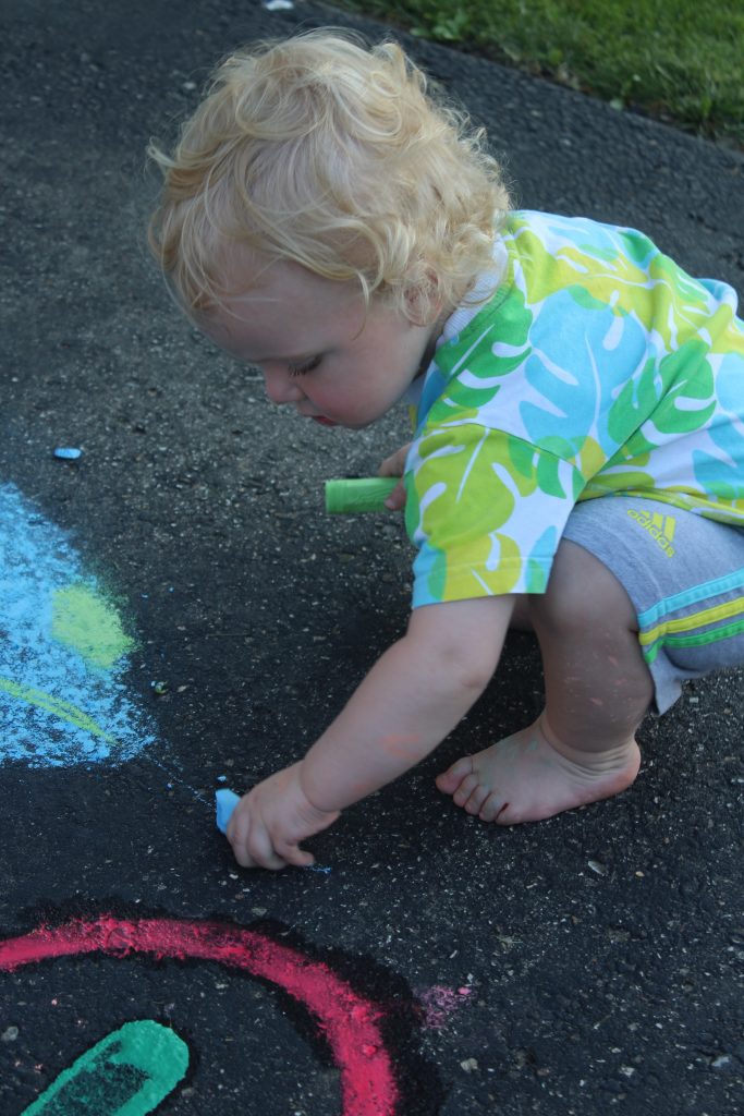 10 outdoor activities to do this summer with your toddler