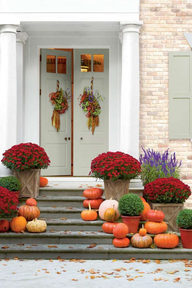 Inspiring Fall Porches - a roundup complete with traditional and non-traditional autumn colors, so there's something for everyone! 