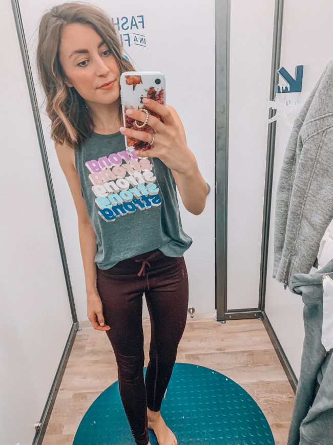 Workout wear, athleisure, gym outfit | Kansas City life, home, and style blogger Megan Wilson shares an Old Navy try on session from January 2019 | #casualstyle #winterfashion #athleisure #workout