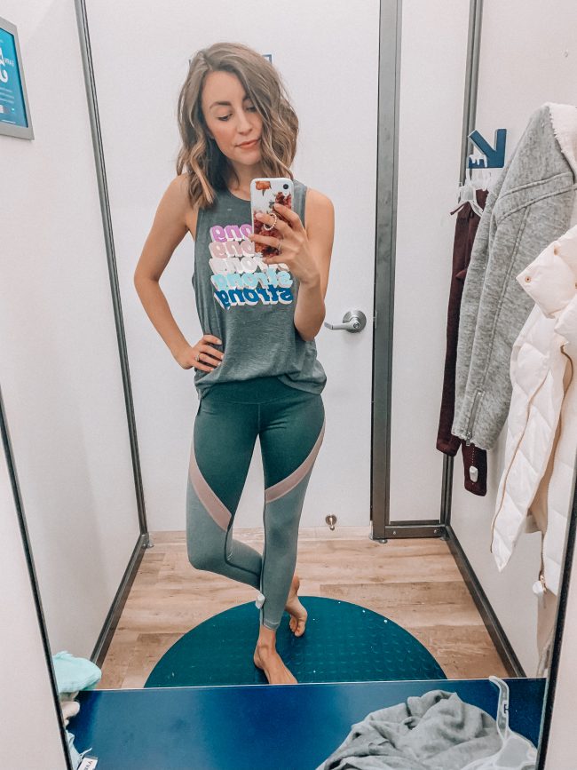 Workout wear, athleisure, gym outfit | Kansas City life, home, and style blogger Megan Wilson shares an Old Navy try on session from January 2019 | #casualstyle #winterfashion #athleisure #workout