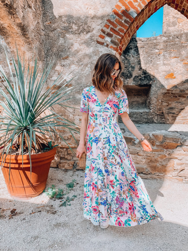 Summer dress // Vacation PACKING GUIDE - what I packed for a one week trip to San Antonio | Kansas City life, home, and style blogger Megan Wilson shares all of the items she packed for a one week spring break trip | What to pack for a one week spring break trip | lifeonshadylane.com | @shadylaneblog on IG