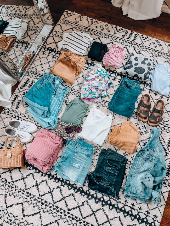 Vacation packing guide - what to pack for a one week spring vacation!