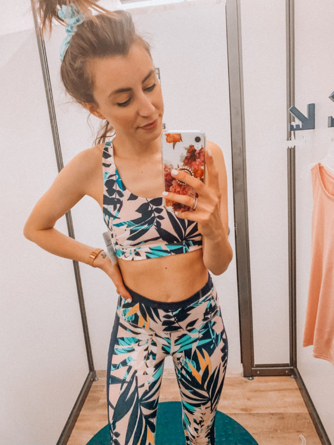 Workout style, sports bra and matching leggings outfit || Kansas City life, home, and style blogger Megan Wilson shares her picks from Old Navy