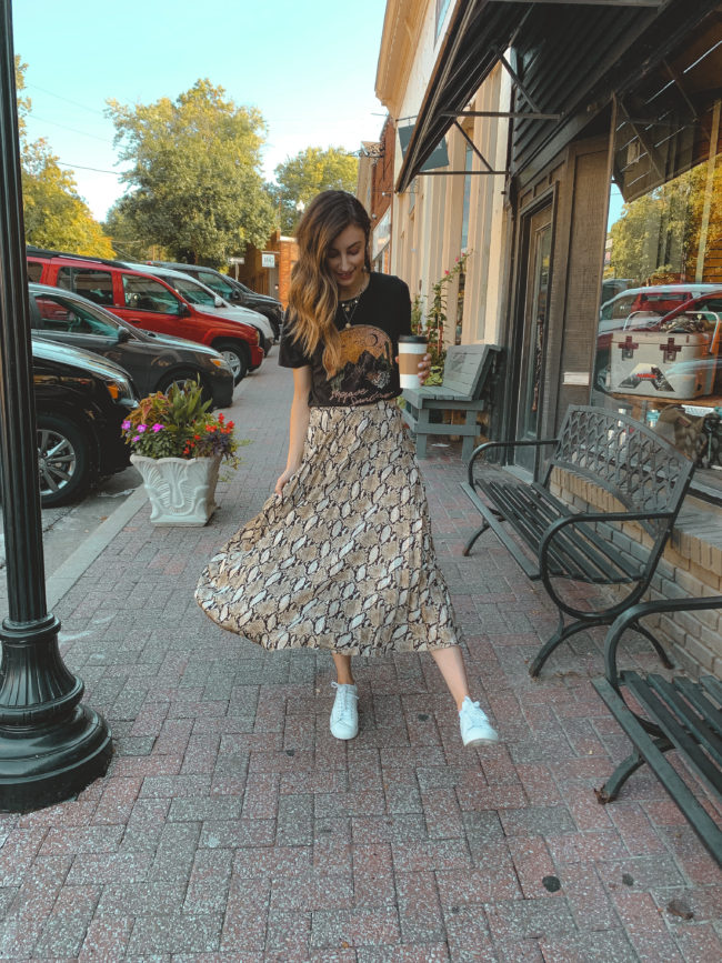 snakeskin skirt outfit