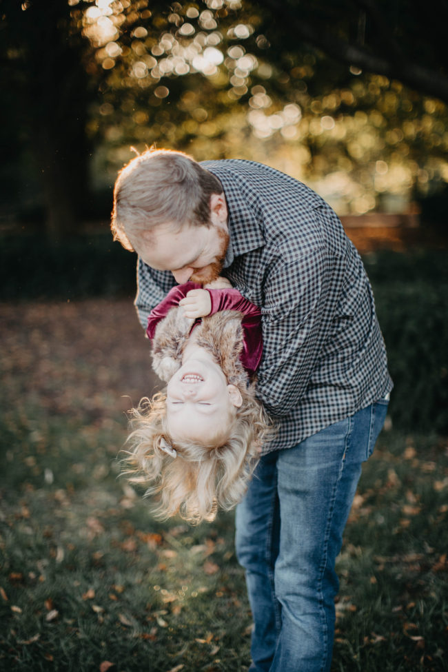 What to wear for fall and holiday family pictures | Plus, tips to ensure your photos turn out great, every time! | Kansas City life, home, and style blogger Megan Wilson shares outfit ideas for the whole family