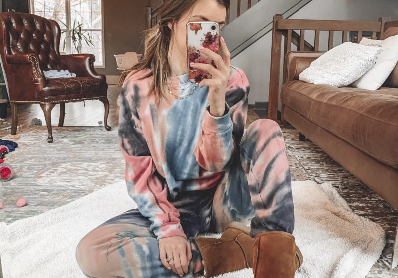 Casual comfortable looks from Target! || Everyday casual outfits || Loungewear, athleisure, sweatpants, joggers || Kansas City life, home, and style blogger Megan Wilson shares a Target try-on