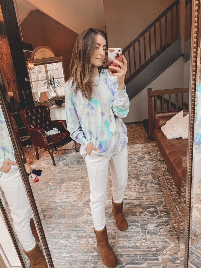 Casual comfortable looks from Target! || Everyday casual outfits || Loungewear, athleisure, sweatpants, joggers || Kansas City life, home, and style blogger Megan Wilson shares a Target try-on