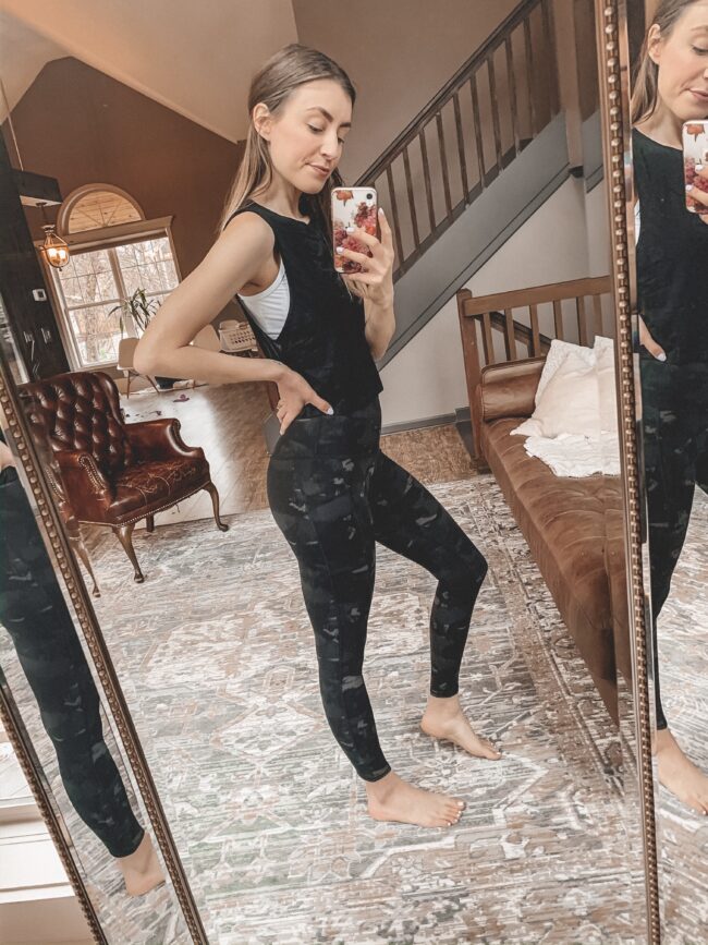 All black athleisure outfit || Amazon athleisure and workout clothes || Kansas City life, home, and style blogger Megan Wilson shares her monthly Amazon finds