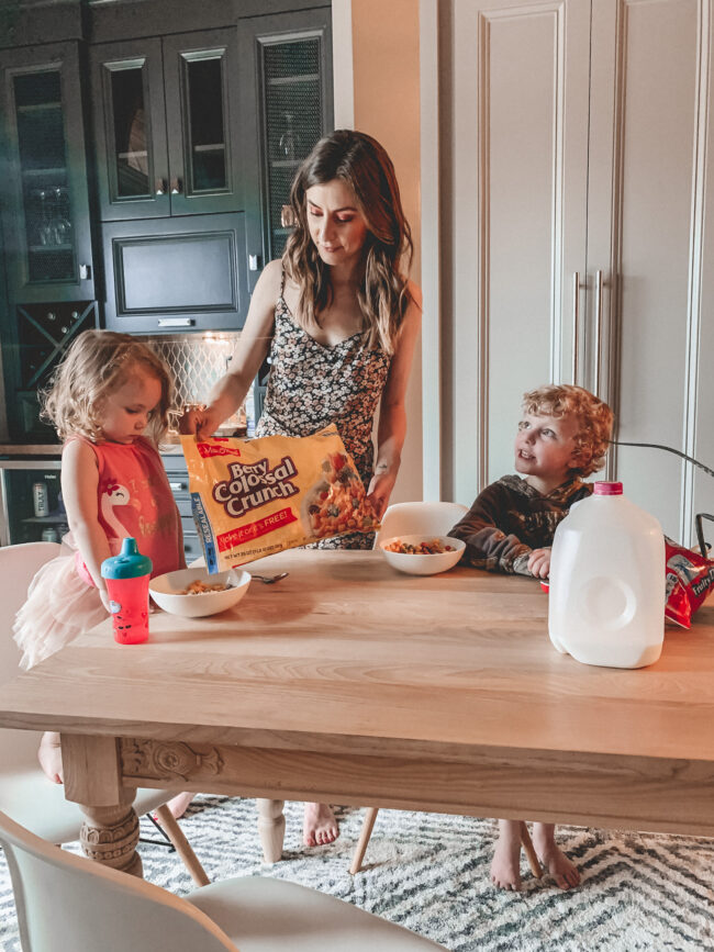 Sometimes moms just need a BREAK, ya know?  So I'm going to let you in on a little secret today - Serving up the best dinner idea for kids! || Kansas City life, home, and style blogger Megan Wilson