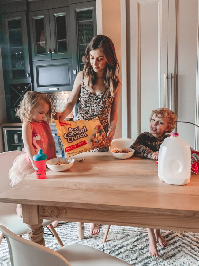 Sometimes moms just need a BREAK, ya know?  So I'm going to let you in on a little secret today - Serving up the best dinner idea for kids! || Kansas City life, home, and style blogger Megan Wilson