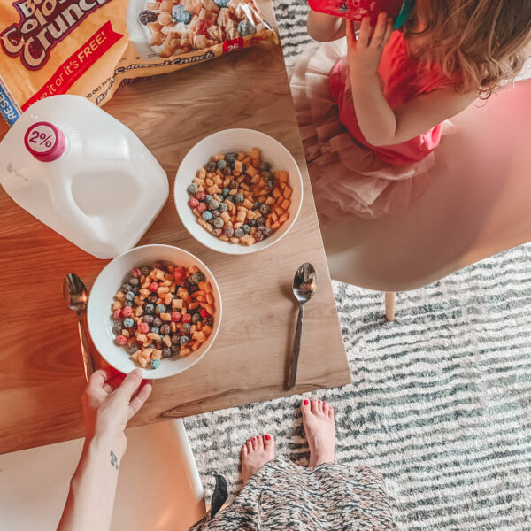 Sometimes moms just need a BREAK, ya know? So I'm going to let you in on a little secret today - Serving up the best dinner idea for kids! || Kansas City life, home, and style blogger Megan Wilson