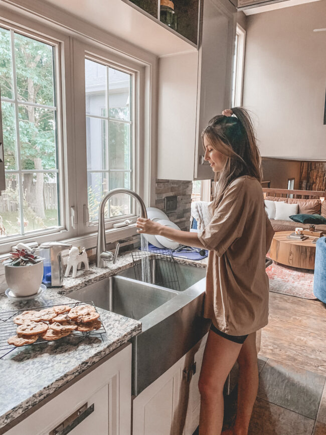 The best chocolate chip cookie recipe + our sleek new kitchen faucet with a built in filtration system! || Kansas City life, home, and style blogger Megan Wilson / @shadylaneblog on Instagram
