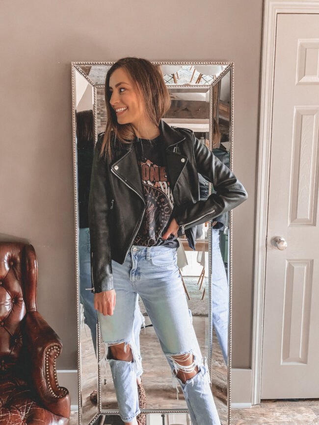 One graphic tee shirt styled three different ways | I love a good graphic tee outfit - here's a few ways to style a #graphictee | #graphicteeoutfit 