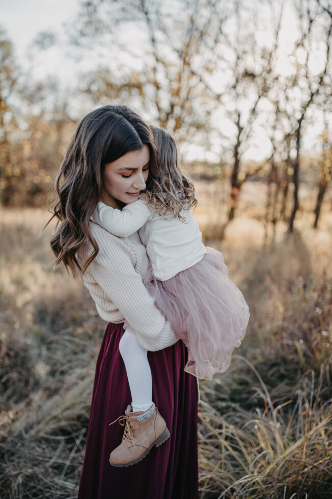 Family Photo outfits - with everything linked so it's super simple to shop, order, and get those family pictures taken! Fall and holiday 