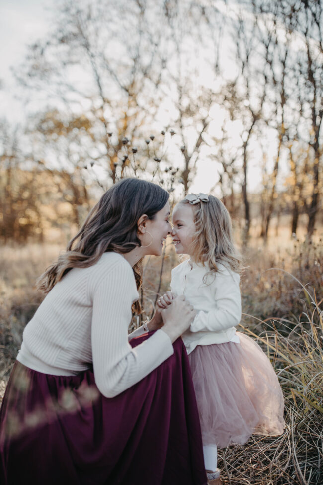 Family Photo outfits - with everything linked so it's super simple to shop, order, and get those family pictures taken! Fall and holiday 