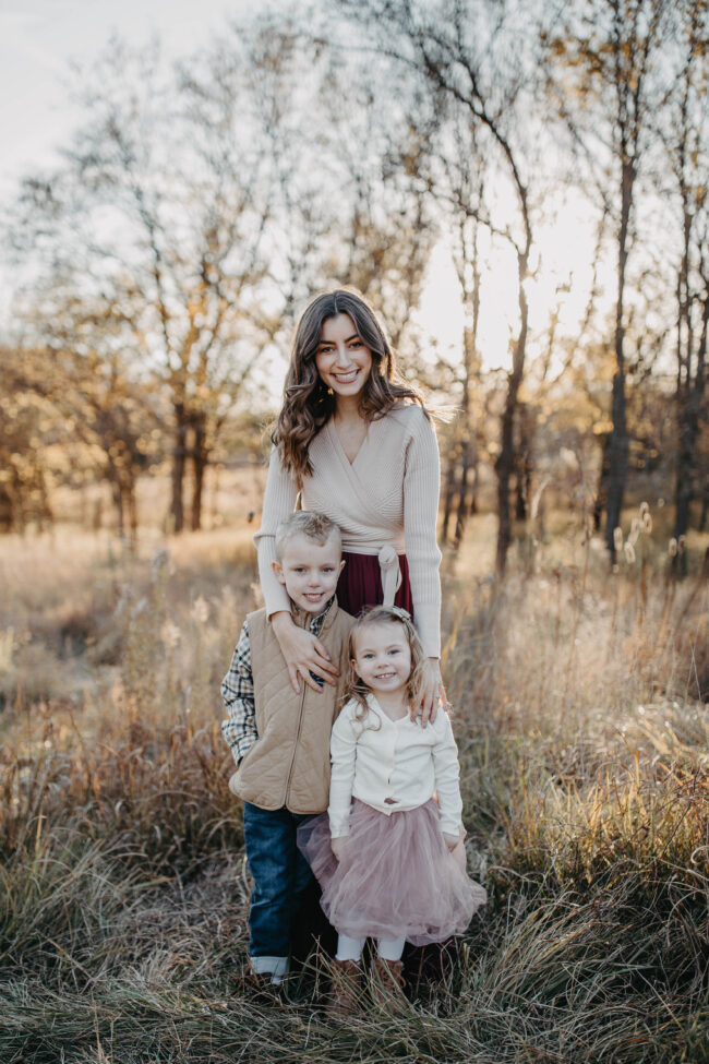 Family Photo outfits - with everything linked so it's super simple to shop, order, and get those family pictures taken! Fall and holiday 