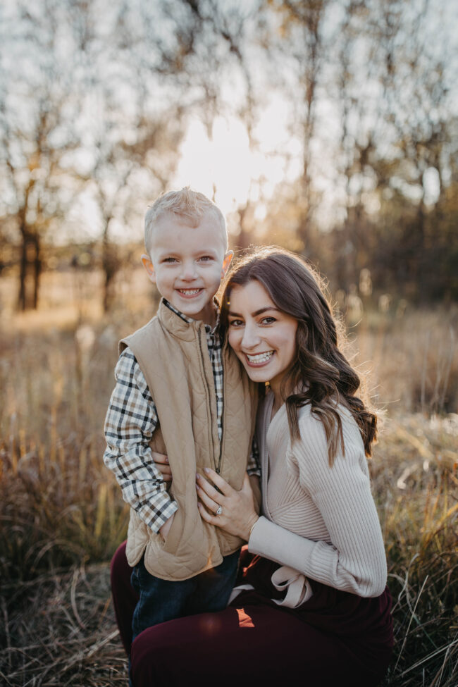 Family Photo outfits - with everything linked so it's super simple to shop, order, and get those family pictures taken! Fall and holiday 