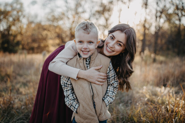 Family Photo outfits - with everything linked so it's super simple to shop, order, and get those family pictures taken! Fall and holiday 