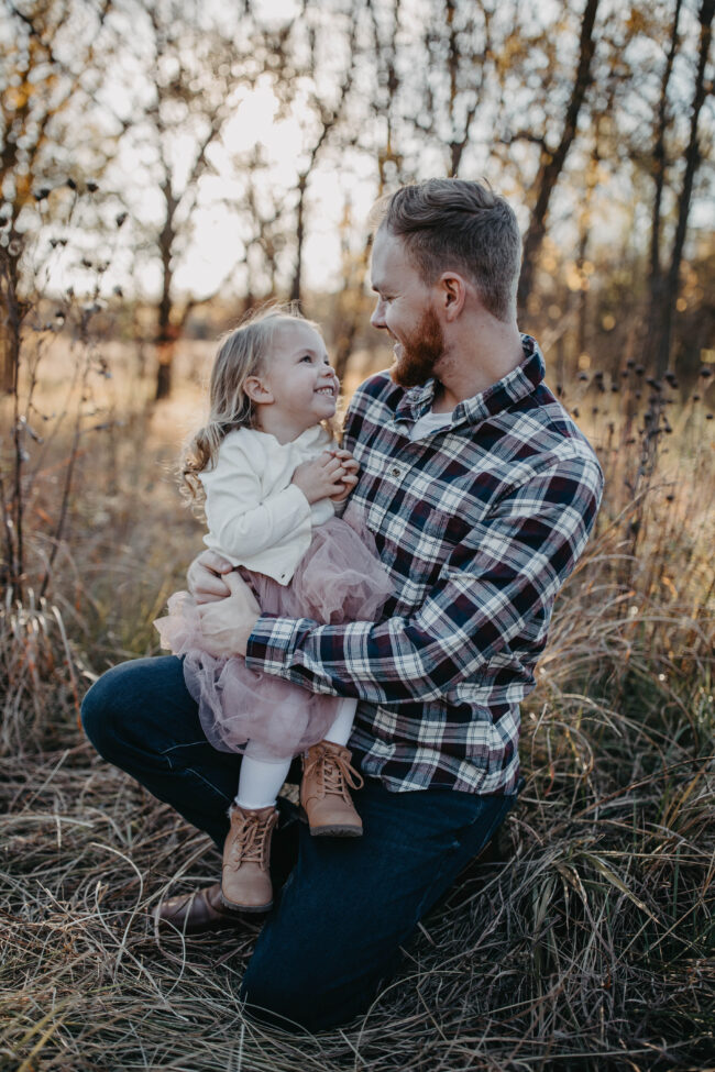 Family Photo outfits - with everything linked so it's super simple to shop, order, and get those family pictures taken! Fall and holiday 