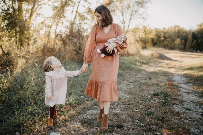 Fall and holiday family photo outfits - outfit ideas for the whole family! | Kansas City life, home, and style blogger Megan Wilson shares outfit inspiration for your family pictures