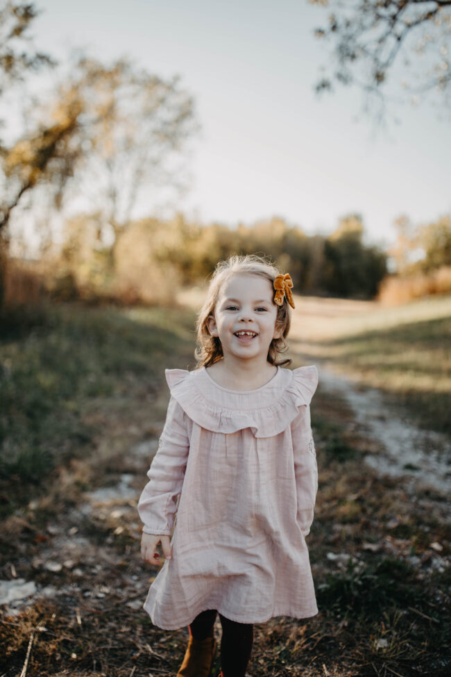 Fall and holiday family photo outfits - outfit ideas for the whole family! | Kansas City life, home, and style blogger Megan Wilson shares outfit inspiration for your family pictures