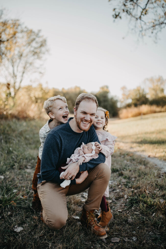 Fall and holiday family photo outfits - outfit ideas for the whole family! | Kansas City life, home, and style blogger Megan Wilson shares outfit inspiration for your family pictures