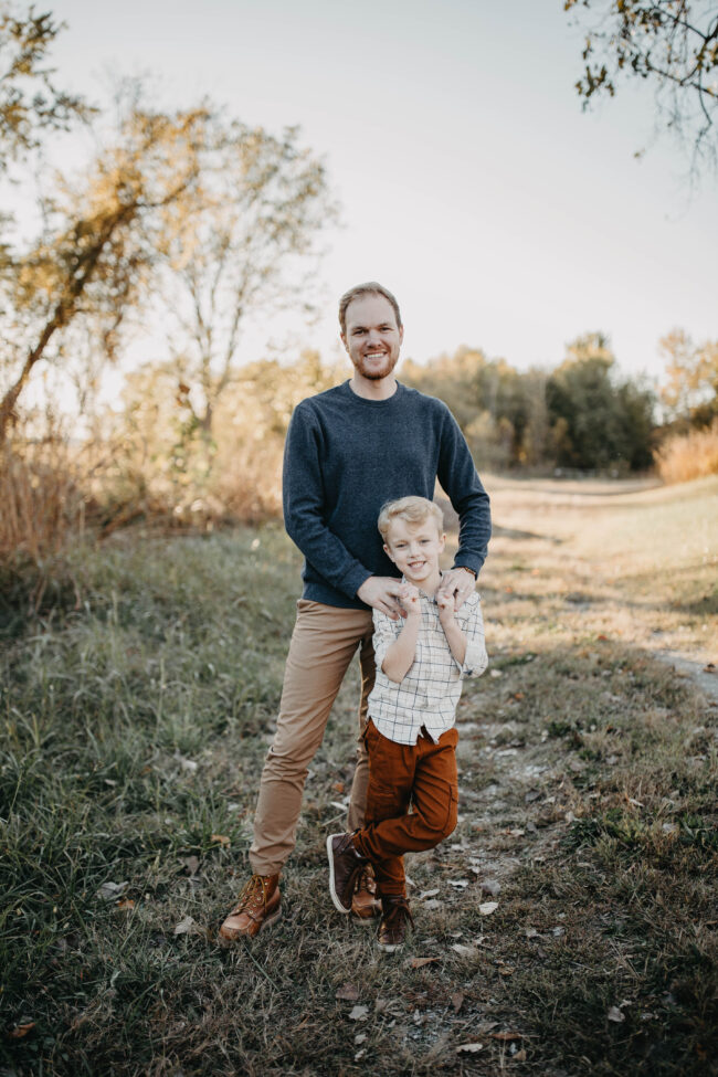 Fall and holiday family photo outfits - outfit ideas for the whole family! | Kansas City life, home, and style blogger Megan Wilson shares outfit inspiration for your family pictures